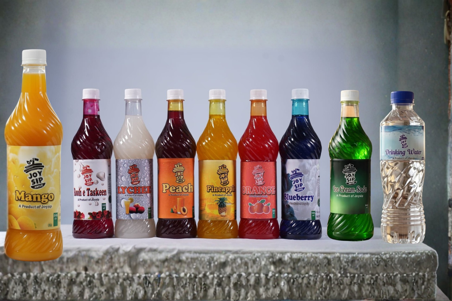 Oranges splashing dramatically